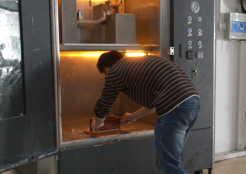 The silicone mold is put into the vacuum molding machine
